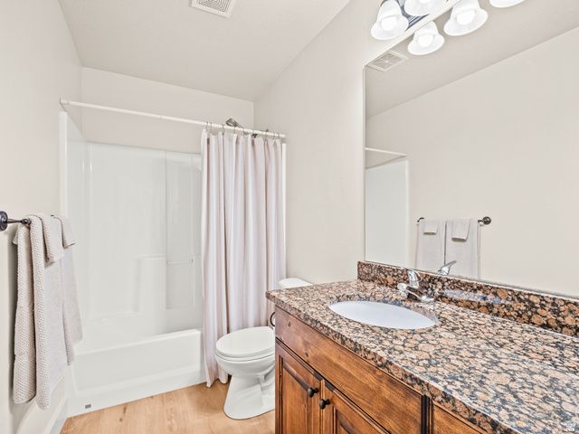 233 E BAYCREST DR, Saratoga Springs, UT 84045