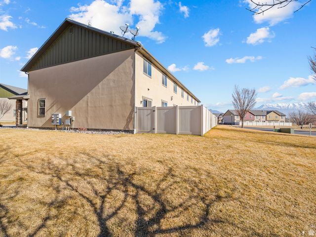 233 E BAYCREST DR, Saratoga Springs, UT 84045