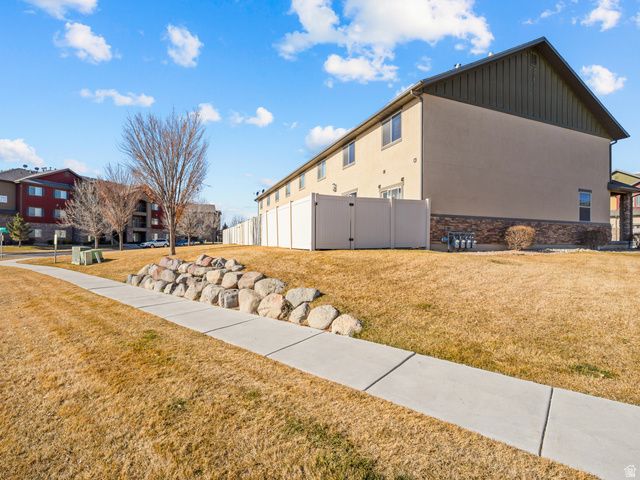 233 E BAYCREST DR, Saratoga Springs, UT 84045