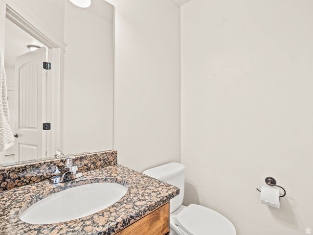 233 E BAYCREST DR, Saratoga Springs, UT 84045