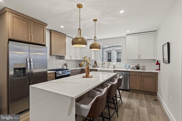 214 W HOLLY AVE, Pitman, NJ 08071