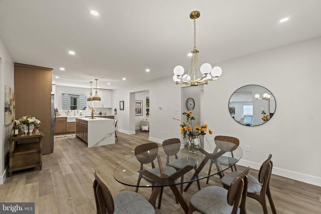 214 W HOLLY AVE, Pitman, NJ 08071