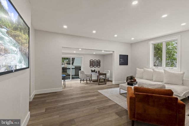 214 W HOLLY AVE, Pitman, NJ 08071