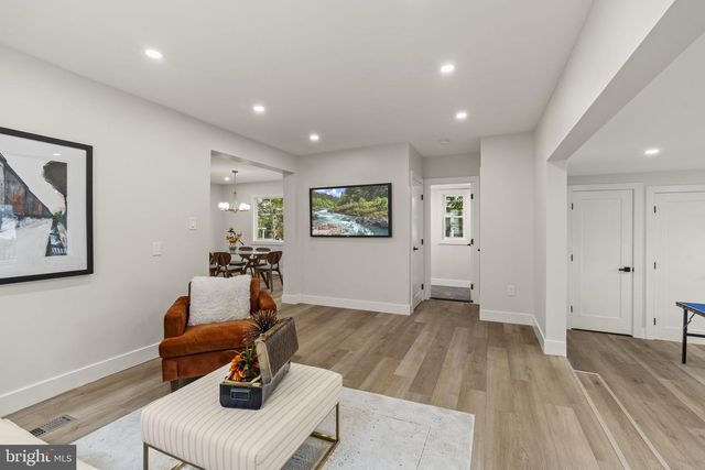 214 W HOLLY AVE, Pitman, NJ 08071