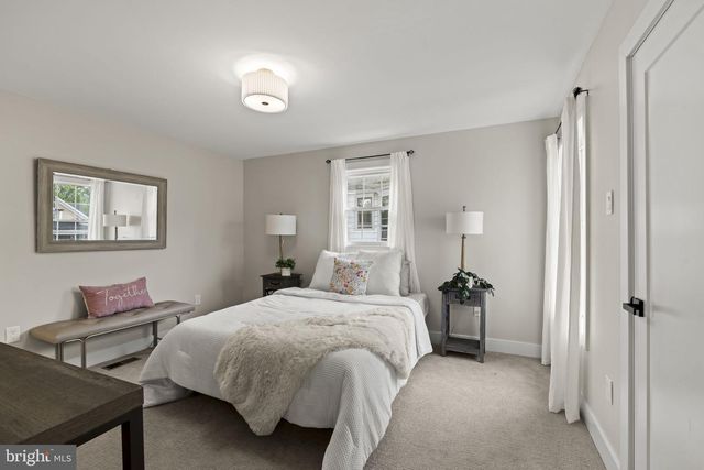 214 W HOLLY AVE, Pitman, NJ 08071