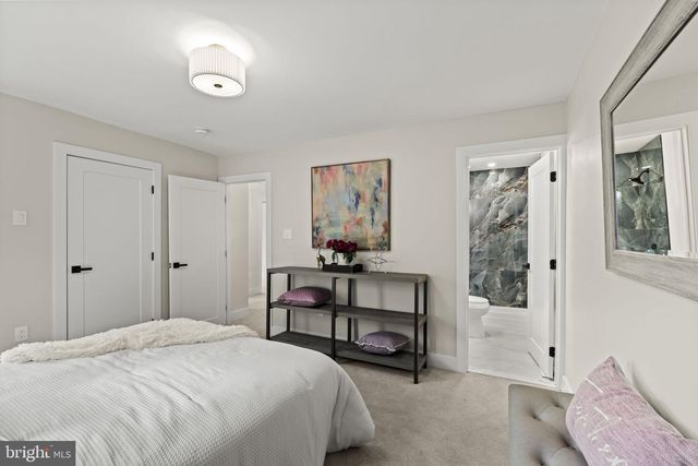 214 W HOLLY AVE, Pitman, NJ 08071