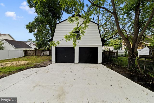 214 W HOLLY AVE, Pitman, NJ 08071