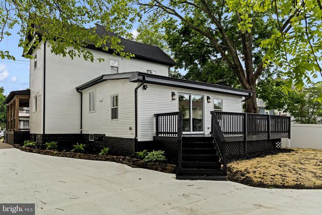 214 W HOLLY AVE, Pitman, NJ 08071