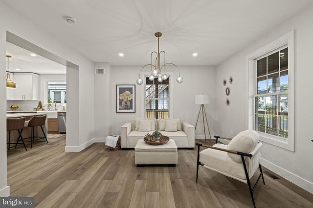 214 W HOLLY AVE, Pitman, NJ 08071
