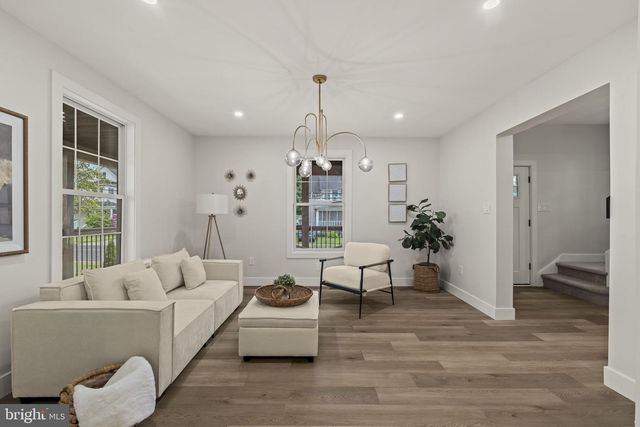 214 W HOLLY AVE, Pitman, NJ 08071