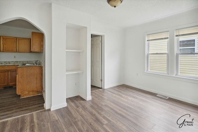 8440 Orchard Avenue, Warren, MI 48089