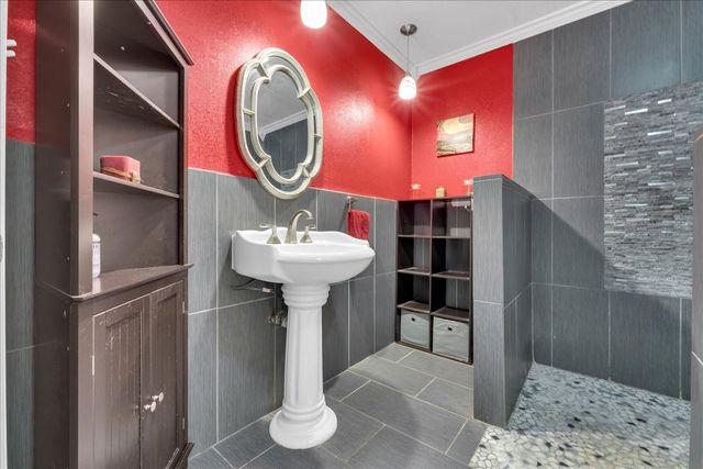 207 Walnut Way, Euless, TX 76039