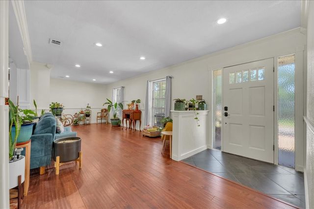 207 Walnut Way, Euless, TX 76039