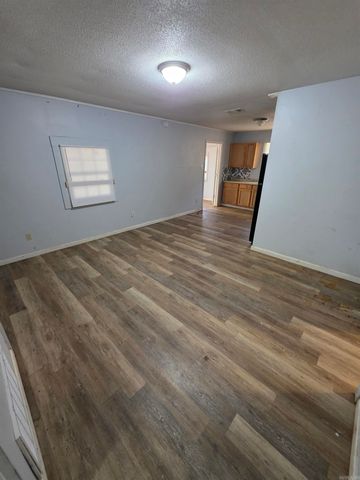 5917 Chaucer Ln, Little Rock, AR 72209