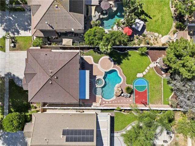 976 Hemingway, Corona, CA 92878