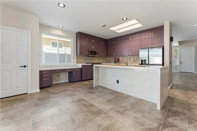 976 Hemingway, Corona, CA 92878
