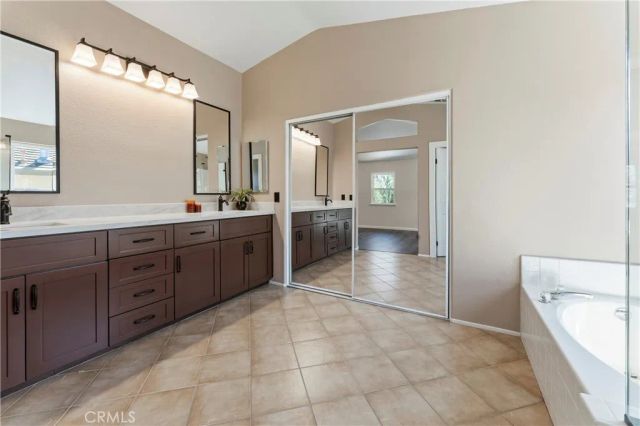 976 Hemingway, Corona, CA 92878