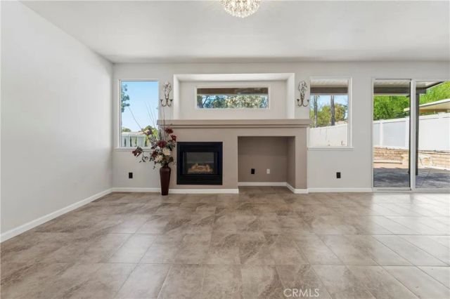 976 Hemingway, Corona, CA 92878
