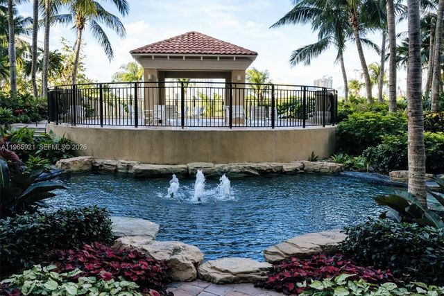 19501 W Country Club Dr 2415, Aventura, FL 33180