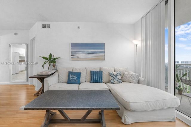 19501 W Country Club Dr 2415, Aventura, FL 33180