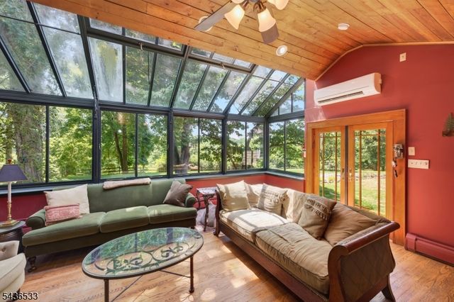 35 Woodledge Rd, Watchung Boro, NJ 07069