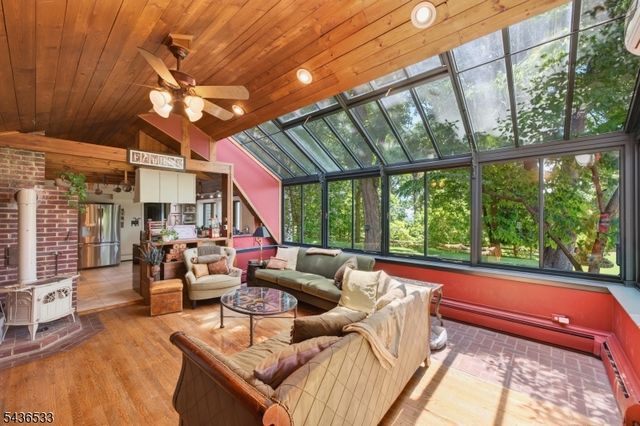 35 Woodledge Rd, Watchung Boro, NJ 07069