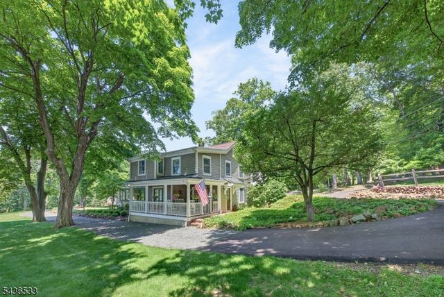 35 Woodledge Rd, Watchung Boro, NJ 07069