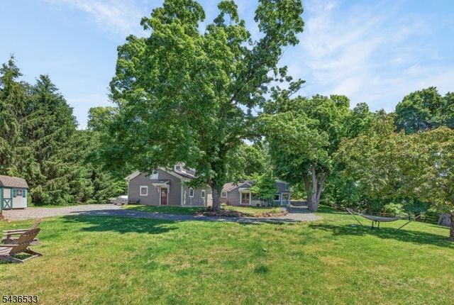 35 Woodledge Rd, Watchung Boro, NJ 07069
