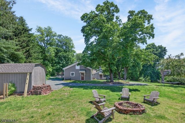 35 Woodledge Rd, Watchung Boro, NJ 07069
