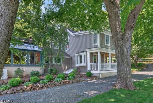 35 Woodledge Rd, Watchung Boro, NJ 07069