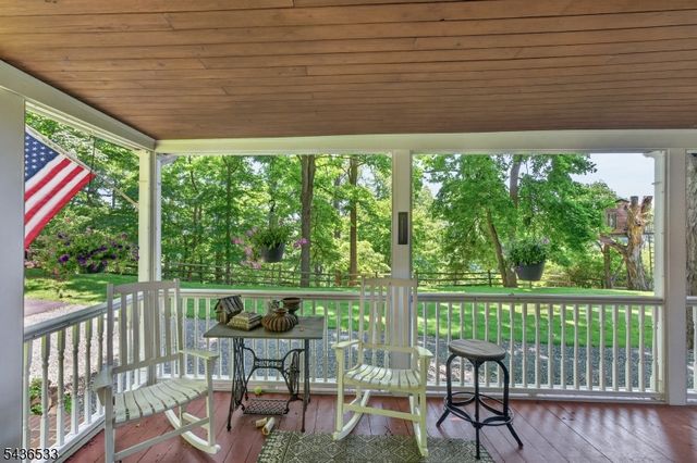 35 Woodledge Rd, Watchung Boro, NJ 07069
