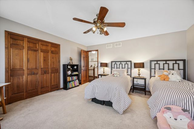 4525 Arbor View Drive, Lisle, IL 60532