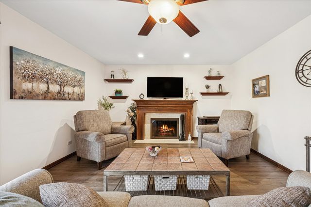 4525 Arbor View Drive, Lisle, IL 60532