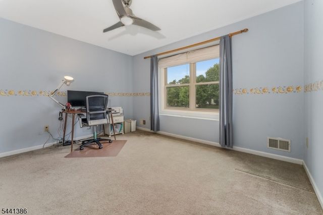 16 Woodland Ter, Bloomsbury Boro, NJ 08804