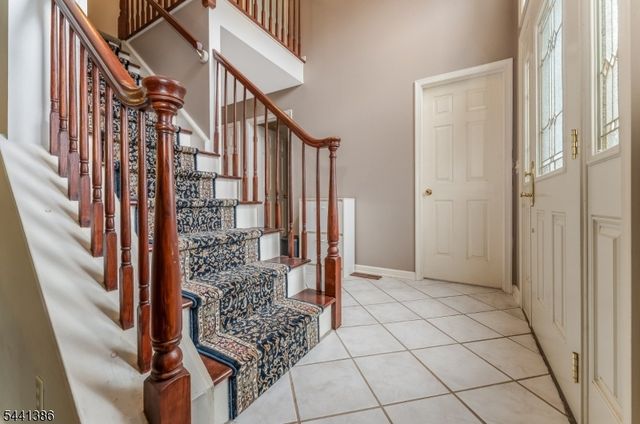 16 Woodland Ter, Bloomsbury Boro, NJ 08804