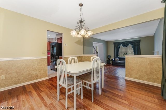 16 Woodland Ter, Bloomsbury Boro, NJ 08804