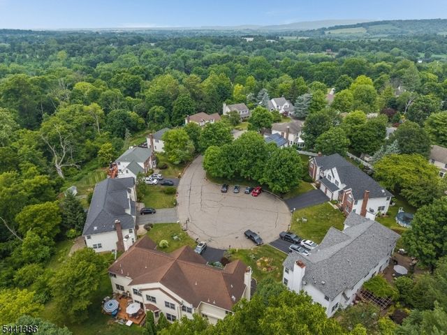 16 Woodland Ter, Bloomsbury Boro, NJ 08804