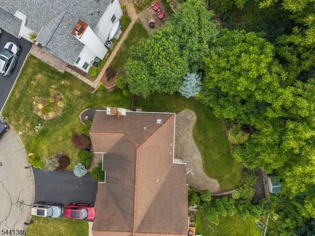 16 Woodland Ter, Bloomsbury Boro, NJ 08804