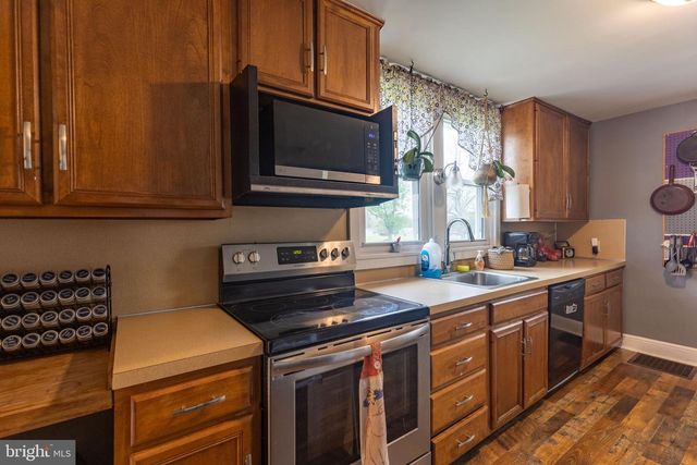 4568 NEWMAN RD, Fayetteville, PA 17222