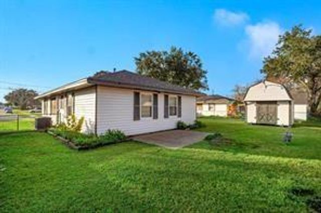 905 Ivy Avenue, Deer Park, TX 77536