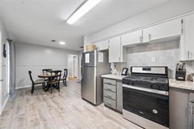 905 Ivy Avenue, Deer Park, TX 77536