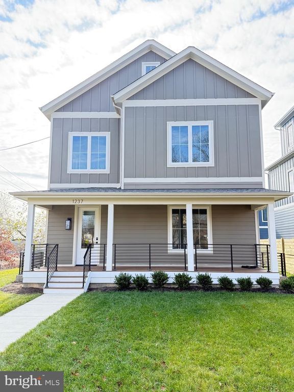 1237 FRANKLIN ST NE, Washington, DC 20017