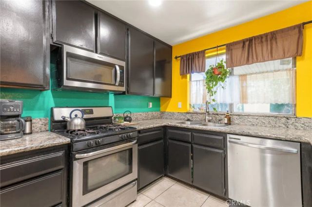 7830 Almeria Avenue, Fontana, CA 92336