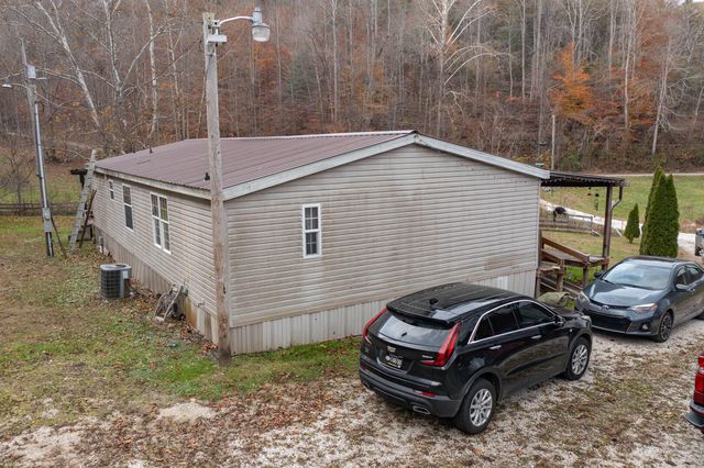 635 Shockey Fork Road, Campton, KY 41301