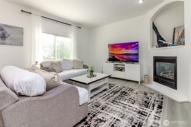 18731 116th Avenue E, Puyallup, WA 98374