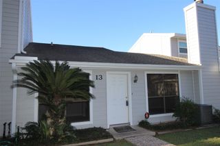 13 Hideaway Drive, Friendswood, TX 77546