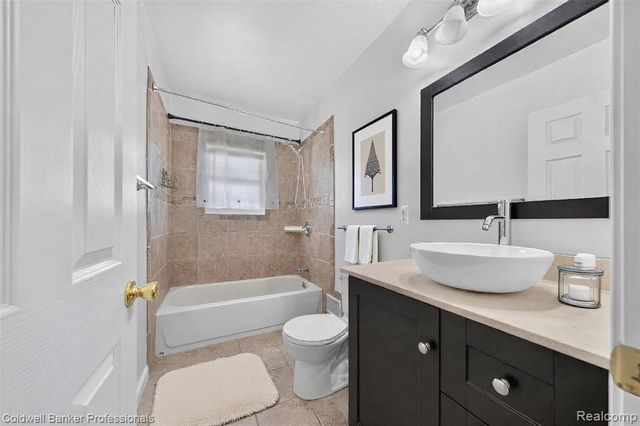 991 Humphrey Avenue, Birmingham, MI 48009