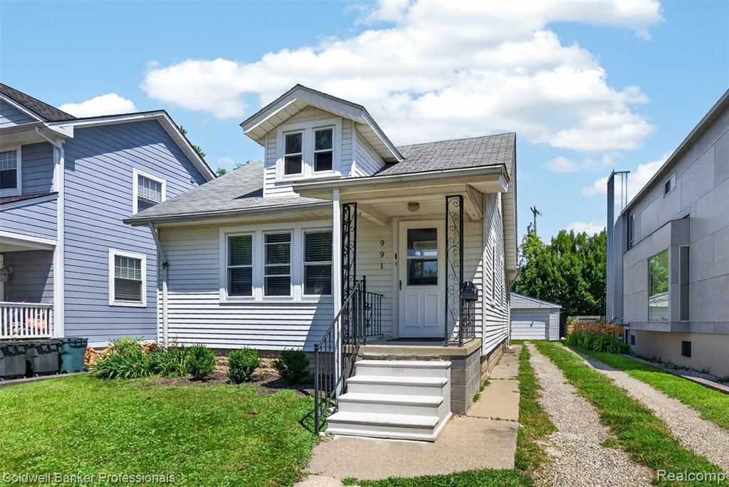 991 Humphrey Avenue, Birmingham, MI 48009