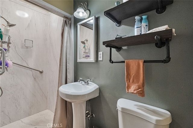 17349 Hartland Street, Lake Balboa, CA 91406