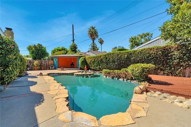17349 Hartland Street, Lake Balboa, CA 91406